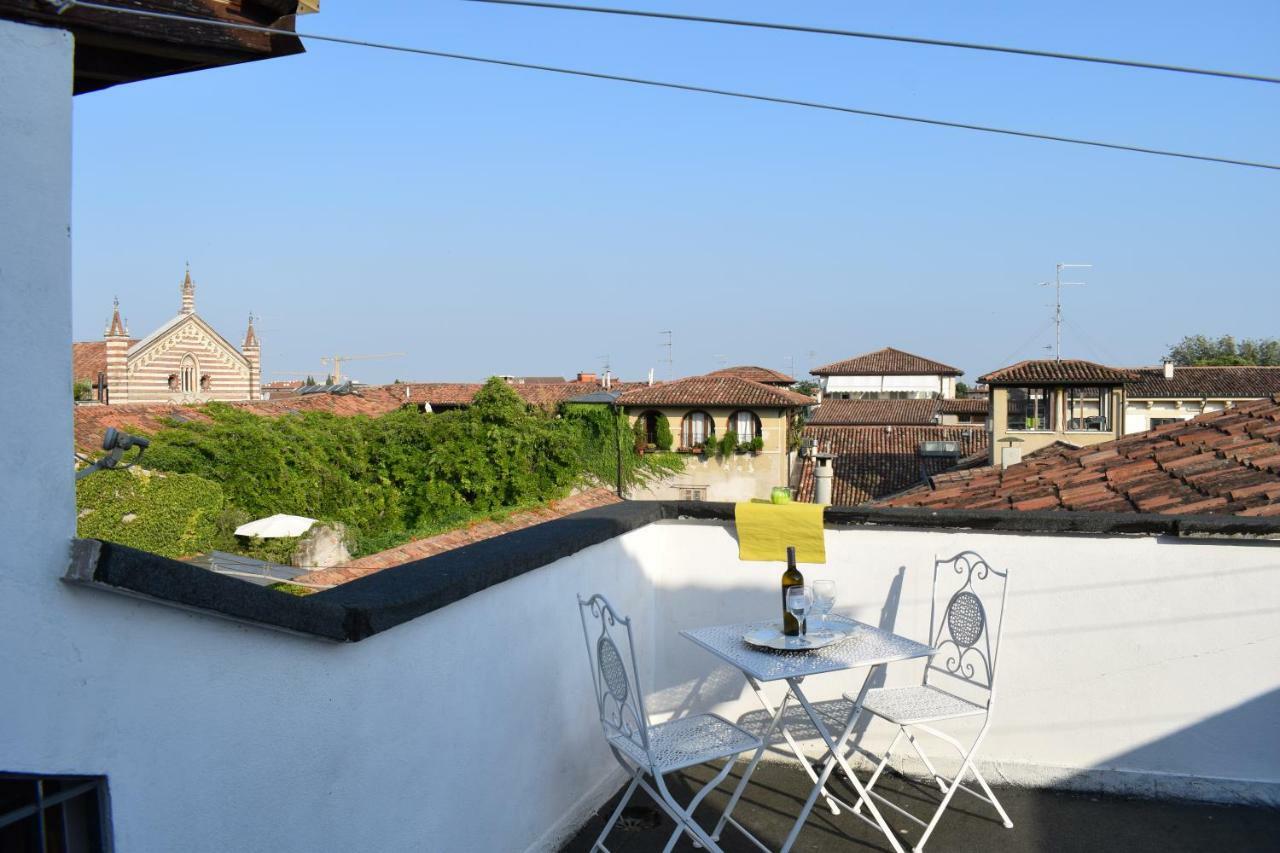 La Soffitta Bohemien Apartment เวโรนา ภายนอก รูปภาพ