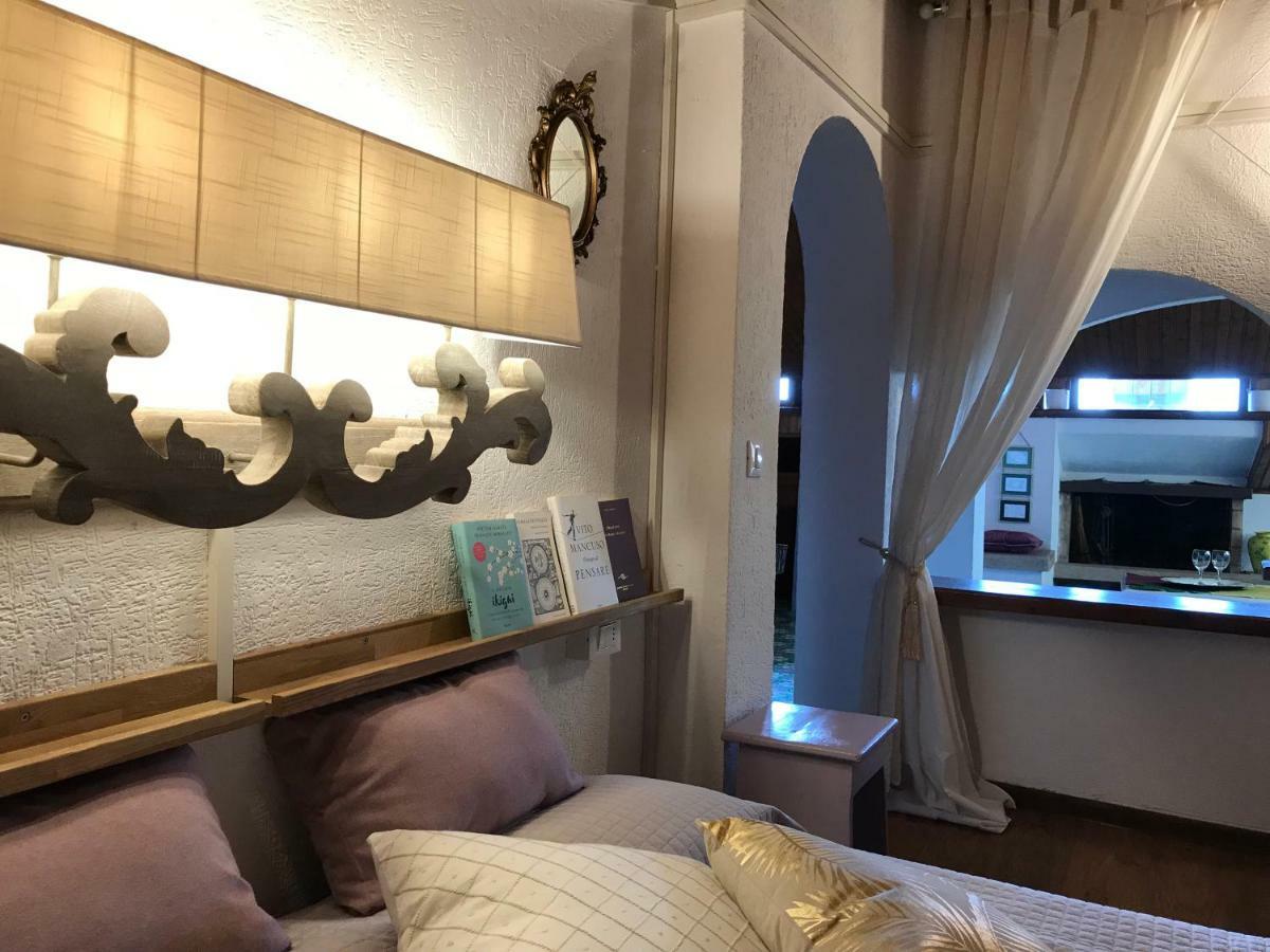 La Soffitta Bohemien Apartment เวโรนา ภายนอก รูปภาพ